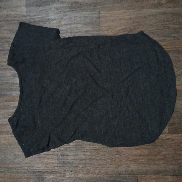 Lucky Brand Gray Elephant Women's Short Sleeve T-Shirt. - Picture 5 of 5